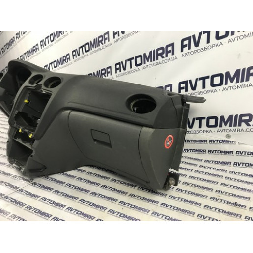 Панель приборов торпедо Ford Focus 2 2005-2008 1764242